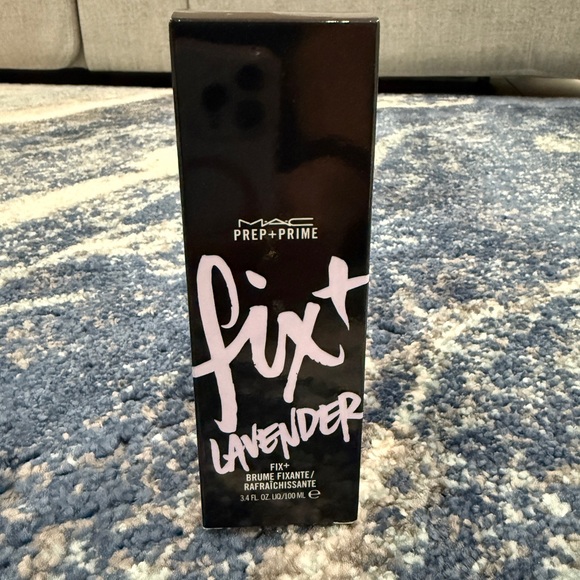 M·A·C Prep + Prime Fix Lavender Full size - Picture 2 of 5